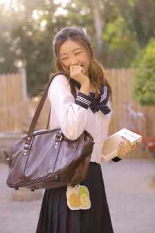 蜜桃少女